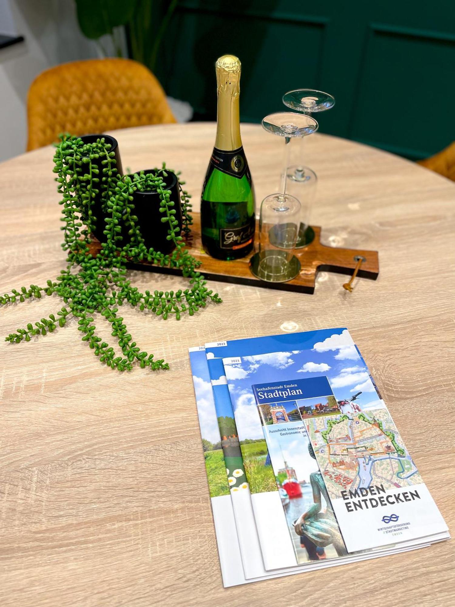 Ferienwohnung Domizil Am Delft II เอมเดน ภายนอก รูปภาพ